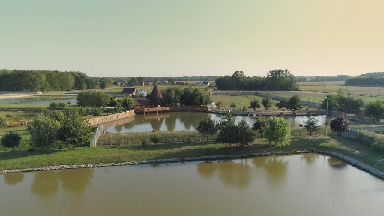 Tatarska Zagroda - Agroturystyka Dolina Baryczy Noclegi - Domek Jelonek Krosnice Exterior photo